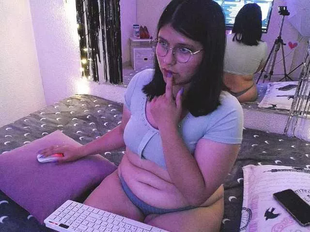 Offline 1sarah on BongaCams