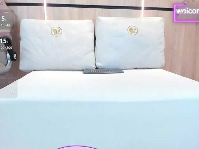 Offline AdelaChase on BongaCams