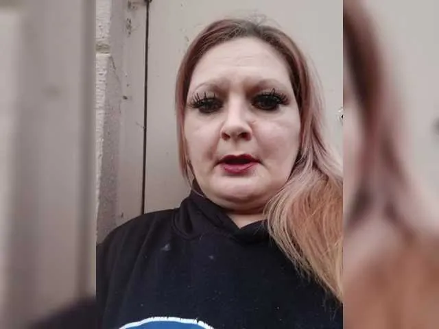 Offline Adelaideskyy on BongaCams