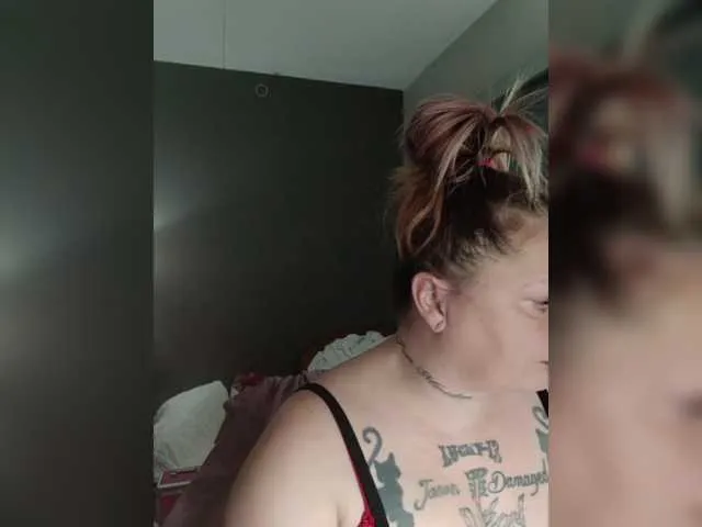 Offline Adelaideskyy on BongaCams