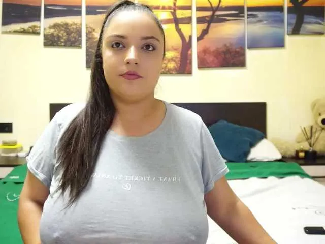 Offline adellineee on BongaCams