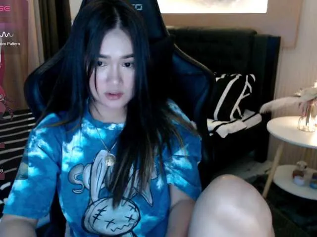 Offline AdriannaFowler on BongaCams