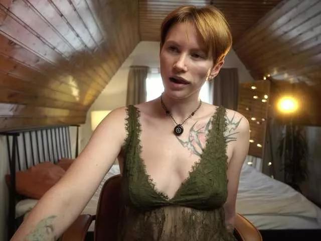 Akaneiro-demon from BongaCams