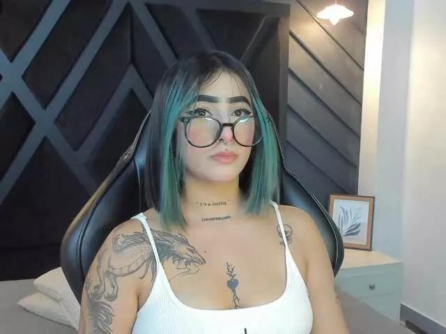 Alahia-Dangelo from BongaCams