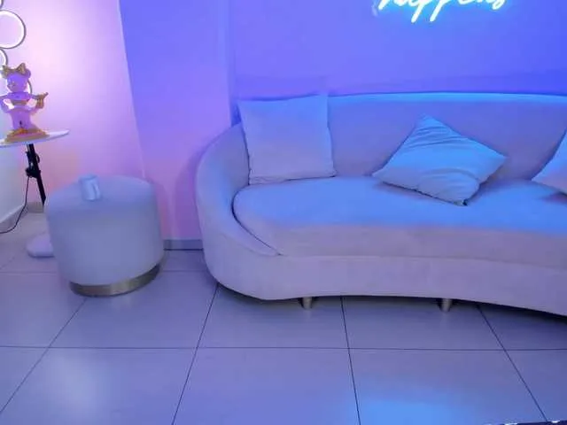 Offline AlessaRomero on BongaCams