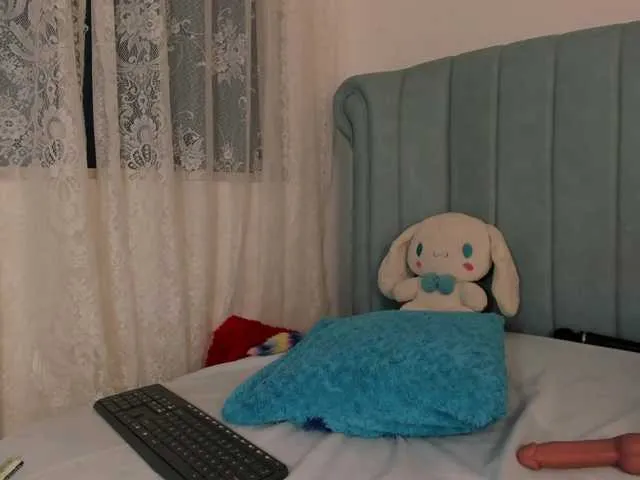 Offline AlexaFoxy18 on BongaCams