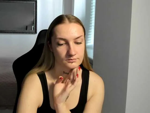 Offline AlexaKisses on BongaCams