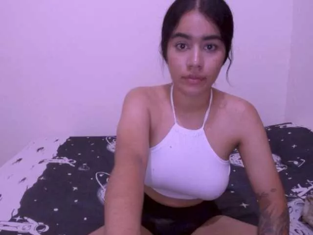 Offline alexaqueen25 on BongaCams