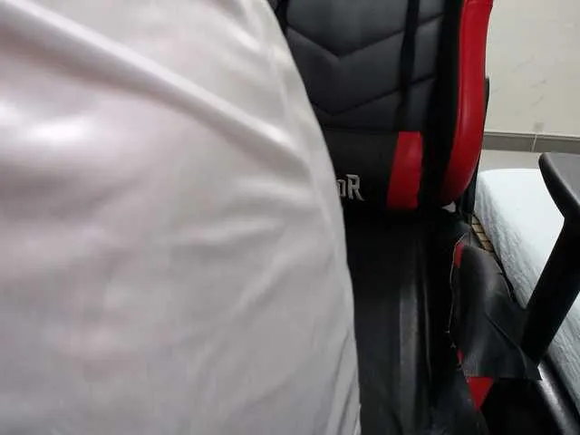 Offline Alice225 on BongaCams