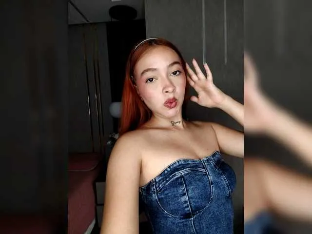 Offline alicehills on BongaCams