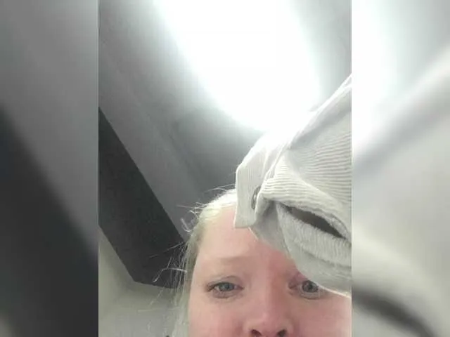 Offline AliceLaKatana on BongaCams