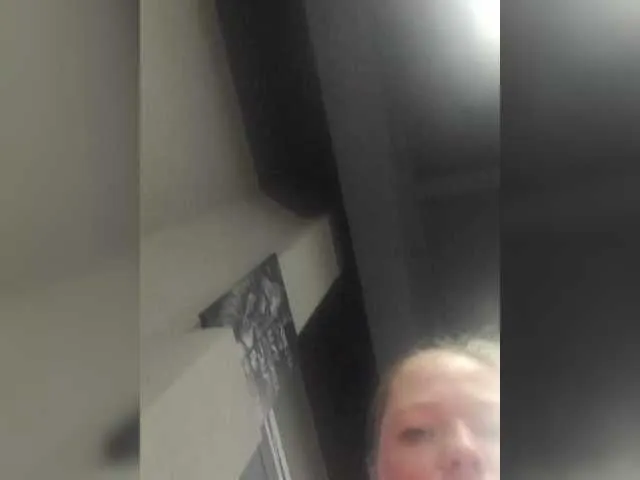 Offline AliceLaKatana on BongaCams