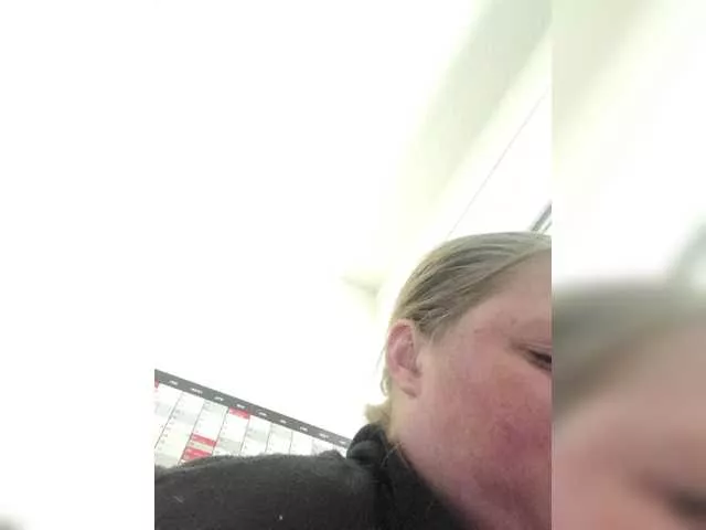 Offline AliceLaKatana on BongaCams