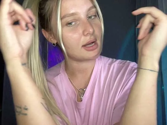 Offline Alicemiumur on BongaCams