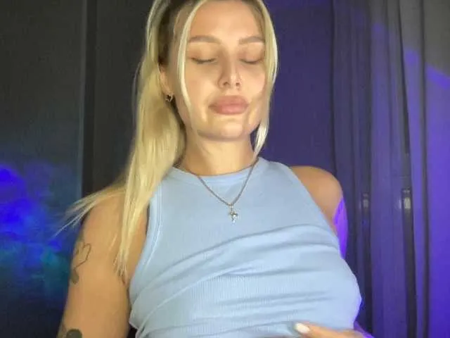 Offline Alicemiumur on BongaCams