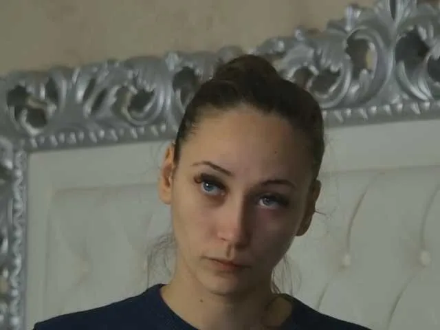 Offline AliceMunro on BongaCams
