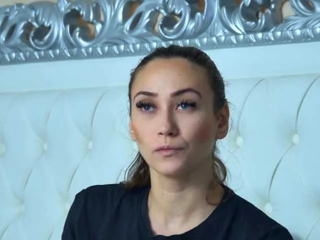 Offline AliceMunro on BongaCams