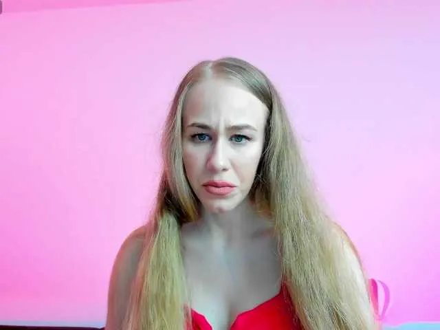 Offline aliciaglow on BongaCams