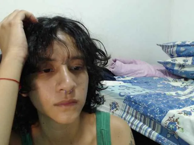 Offline AlinaWoolf on BongaCams