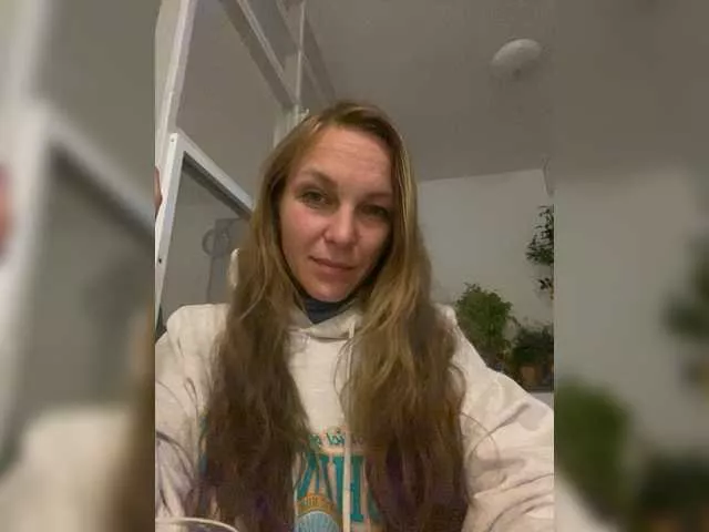 Offline Alisasqrl on BongaCams