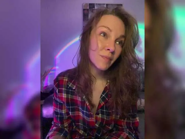 Offline Alisasqrl on BongaCams