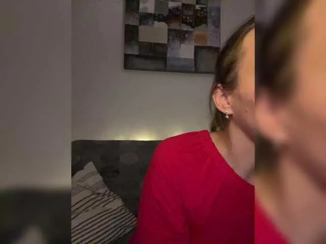 Offline Alisasqrl on BongaCams