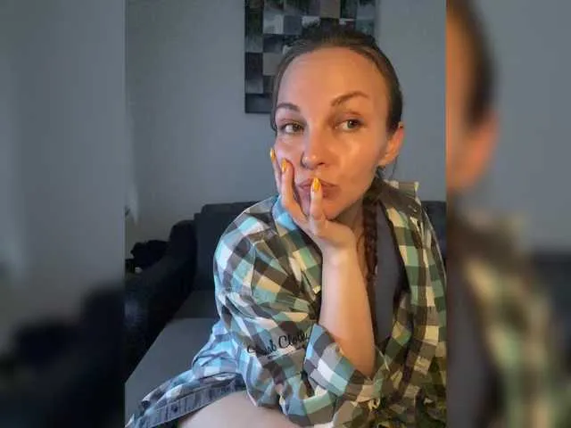 Offline Alisasqrl on BongaCams