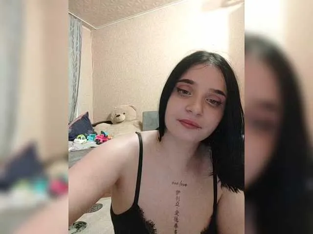 Offline Aliska22 on BongaCams