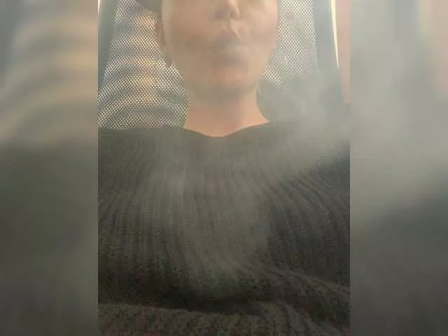 Offline alisonriot on BongaCams