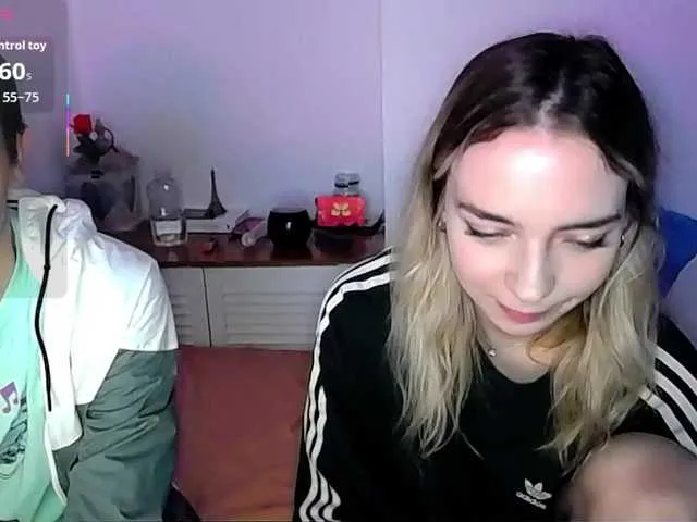 Offline Almondmilka on BongaCams