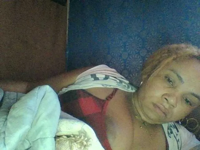 Offline Amanah on BongaCams