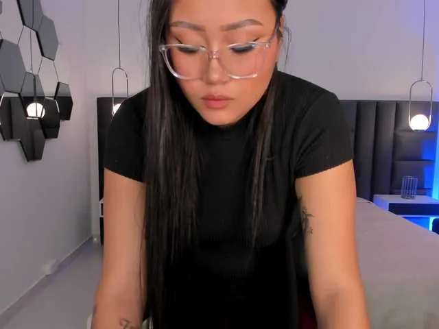 Freechat AmberLewis on BongaCams