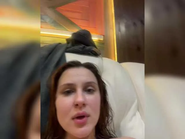 Offline Ameli1 on BongaCams