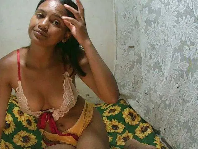 Offline Amelliiah on BongaCams