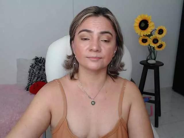 ana-milf from BongaCams