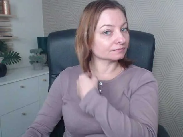 Offline angelaLove13 on BongaCams