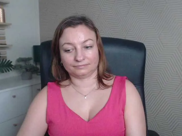 Offline angelaLove13 on BongaCams