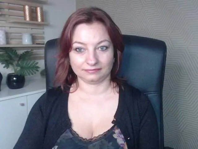 Offline angelaLove13 on BongaCams