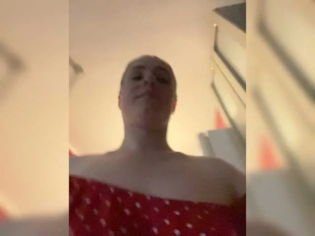 Offline Angelina-8 on BongaCams