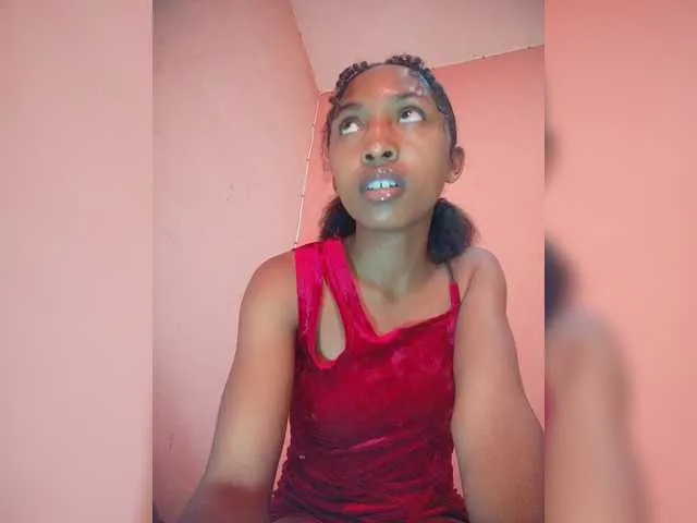 Offline Annais19 on BongaCams