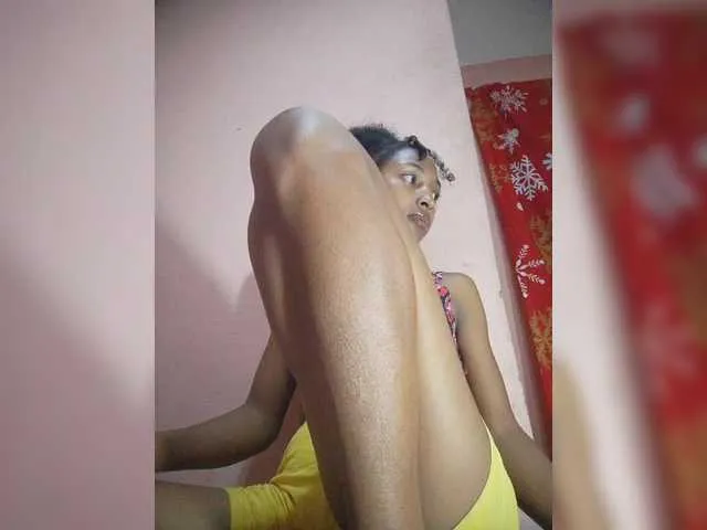 Offline Annais19 on BongaCams