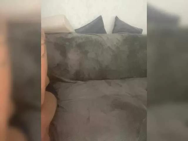 AnnaRoms12 from BongaCams