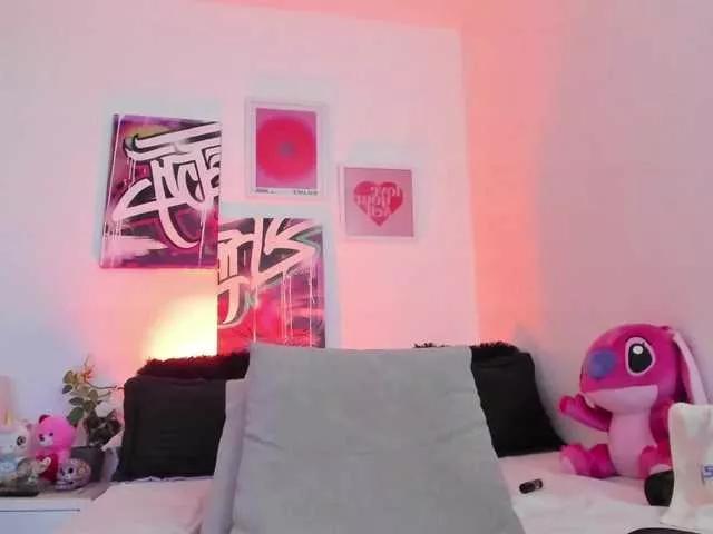 Anniehuntterss from BongaCams