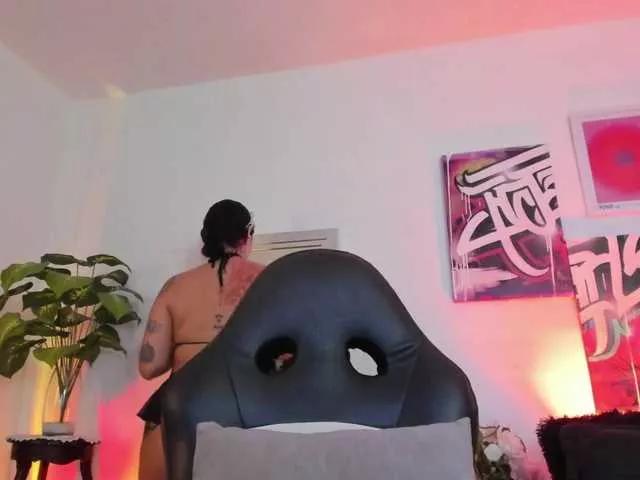 Anniehuntterss from BongaCams