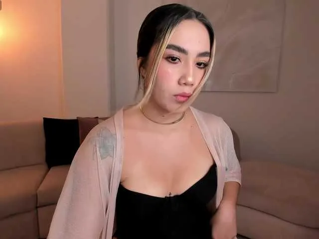 Offline AnnieMonroe1 on BongaCams