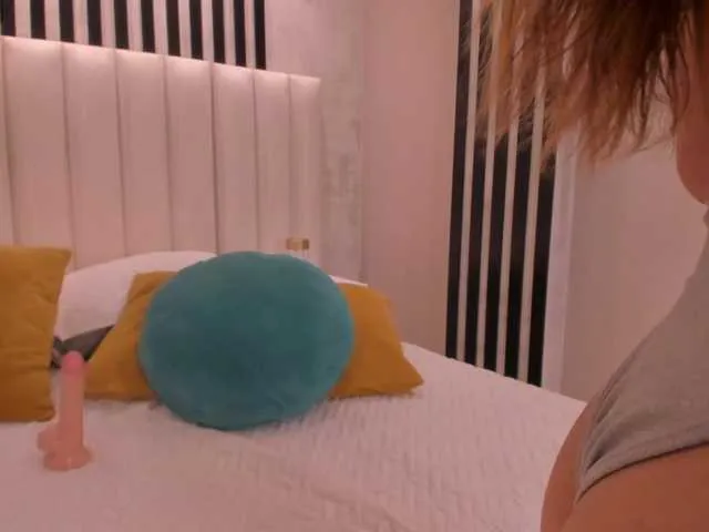 Offline AnnieMonroe1 on BongaCams