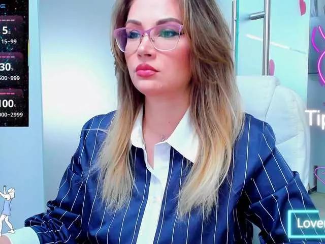 anyarosses from BongaCams