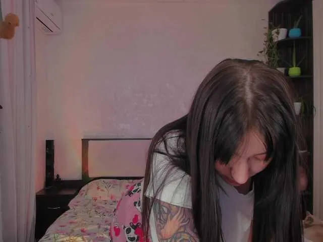 Offline ariellaallure on BongaCams