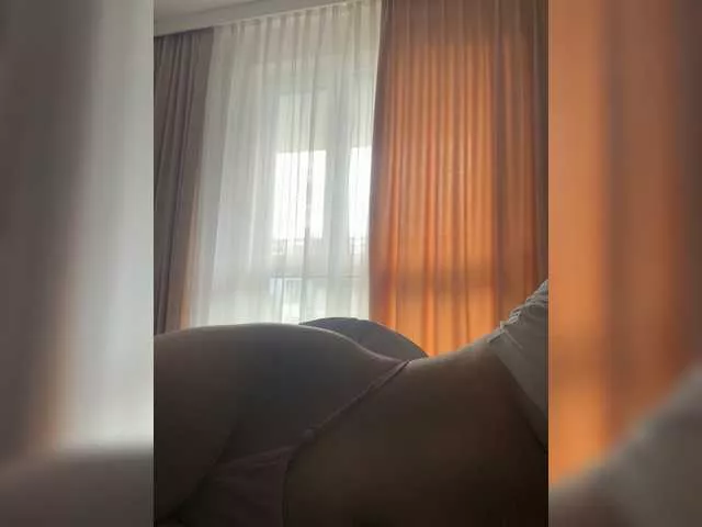 Offline arielwavee1 on BongaCams