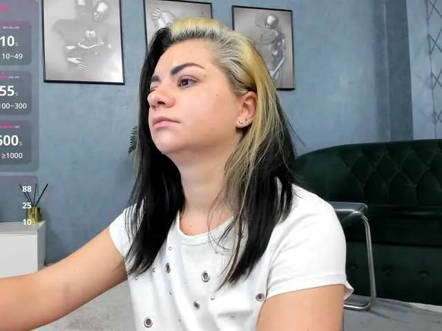 Offline AshleyBrook on BongaCams